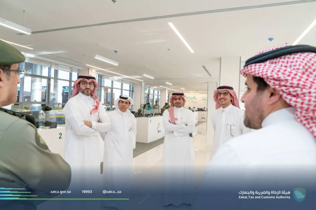 محافظ الزكاة والضريبة والجمارك و نائب وزير الرياضة يتفقدان استعدادات منفذ سلوى لخدمة المسافرين خلال منافسات كأس العالم