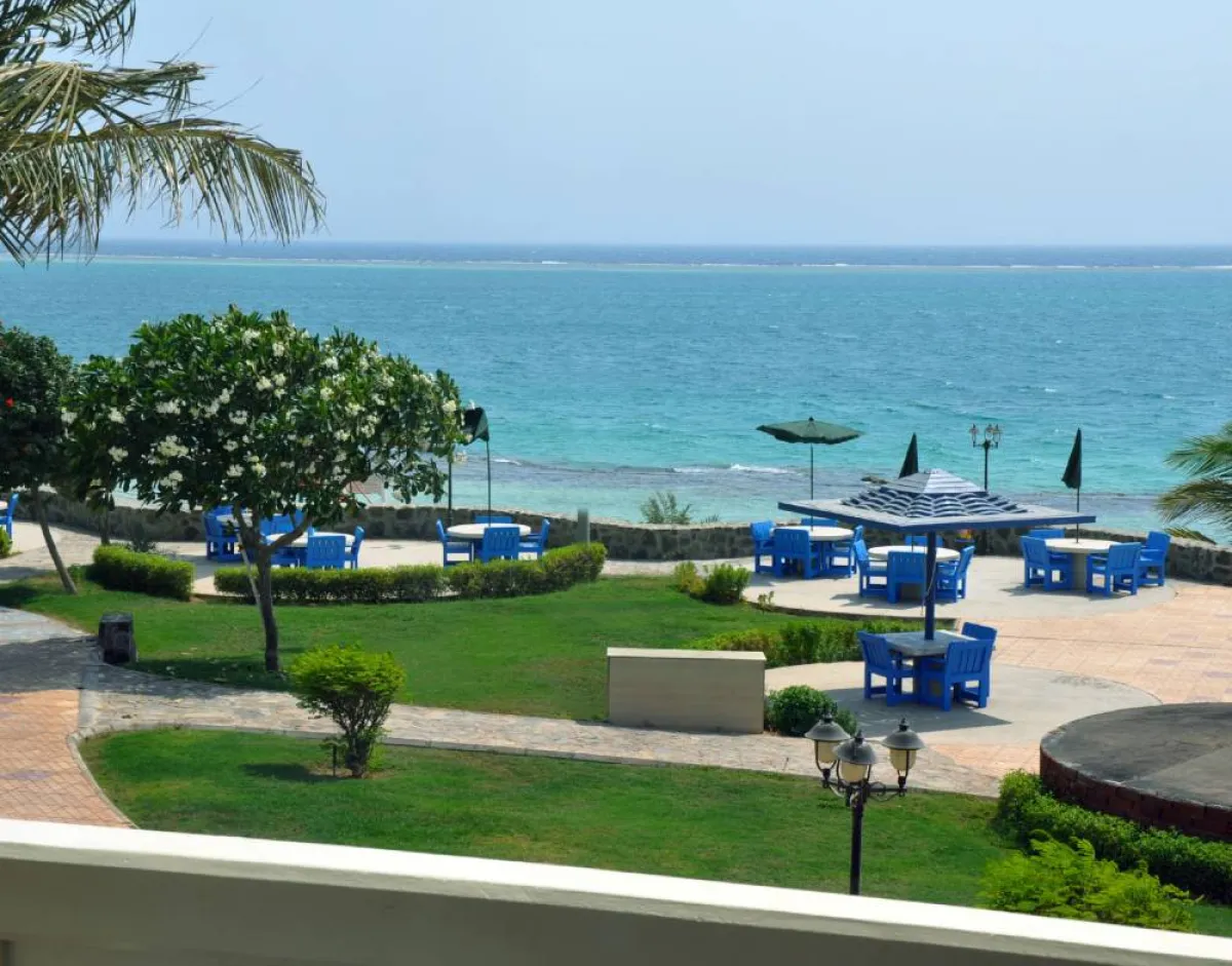 تتوافر في الشواطىء أفضل التجهيزات لتأمين أمتع الأوقات لمحبي الطبيعة