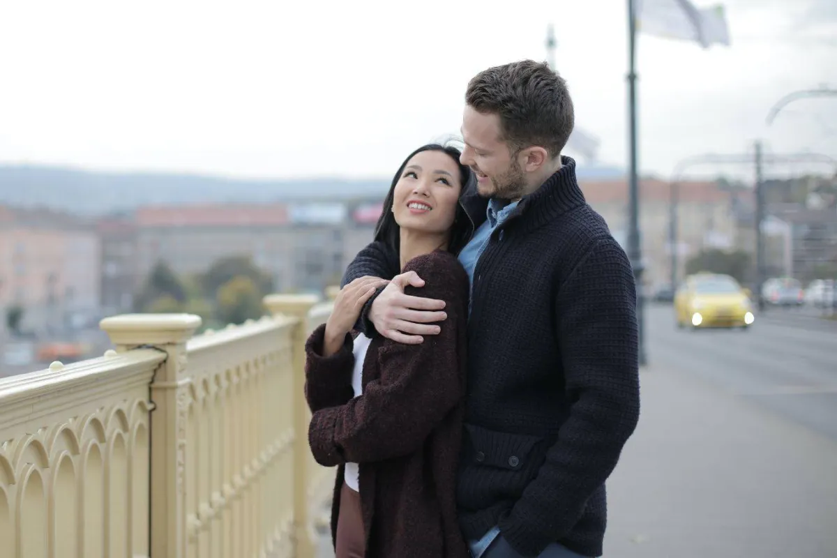 علامات تكشف وقوع الرجل في الحب