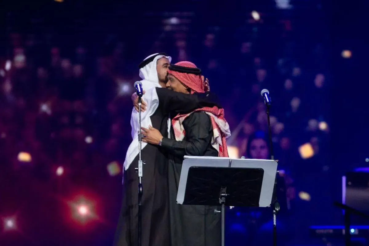 عايض ومحمد عبده -الصورة من حساب موسم الرياض على تويتر