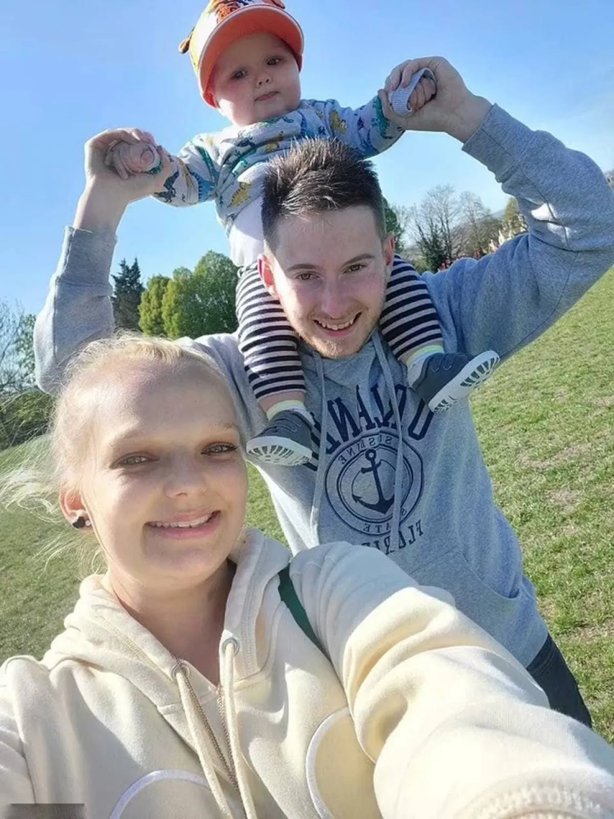 يفاجئ خطيبته مريضة السرطان بحفل زفاف على طريقة ديزني