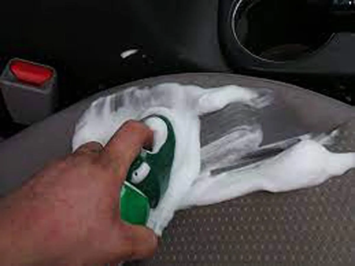 كيفية تنظيف مقاعد السيارة؟