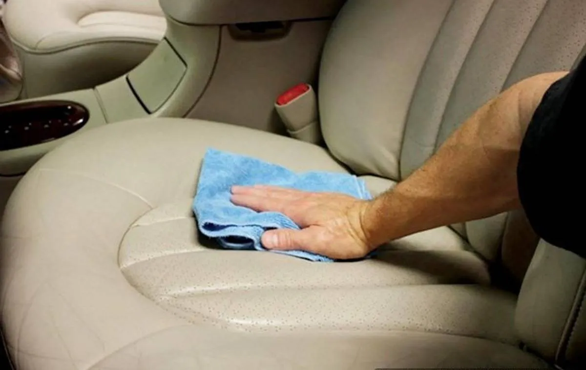 كيفية تنظيف مقاعد السيارة؟