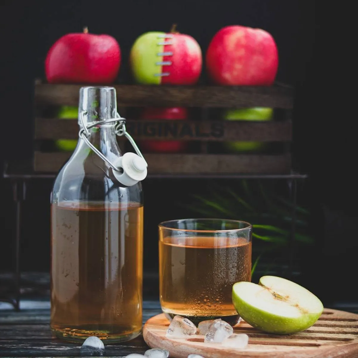 فوائد عصير التفاح على الريق لتخفيف آلام المعدة (المصدر: Pexels)