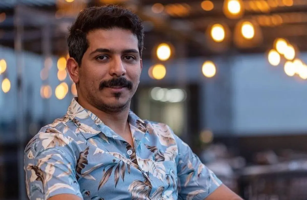 أيمن مطهر - صورة من صفحته على انستغرام