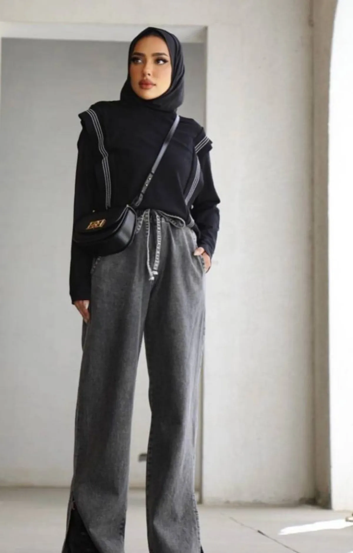 عائشة العقيل باطلالة كاجوال مريحة