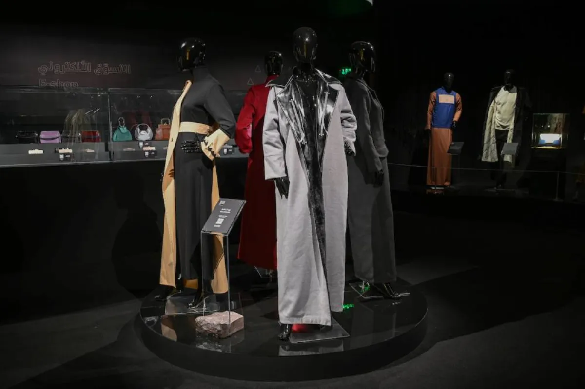 من تصاميم معرض الأزياء السعودي