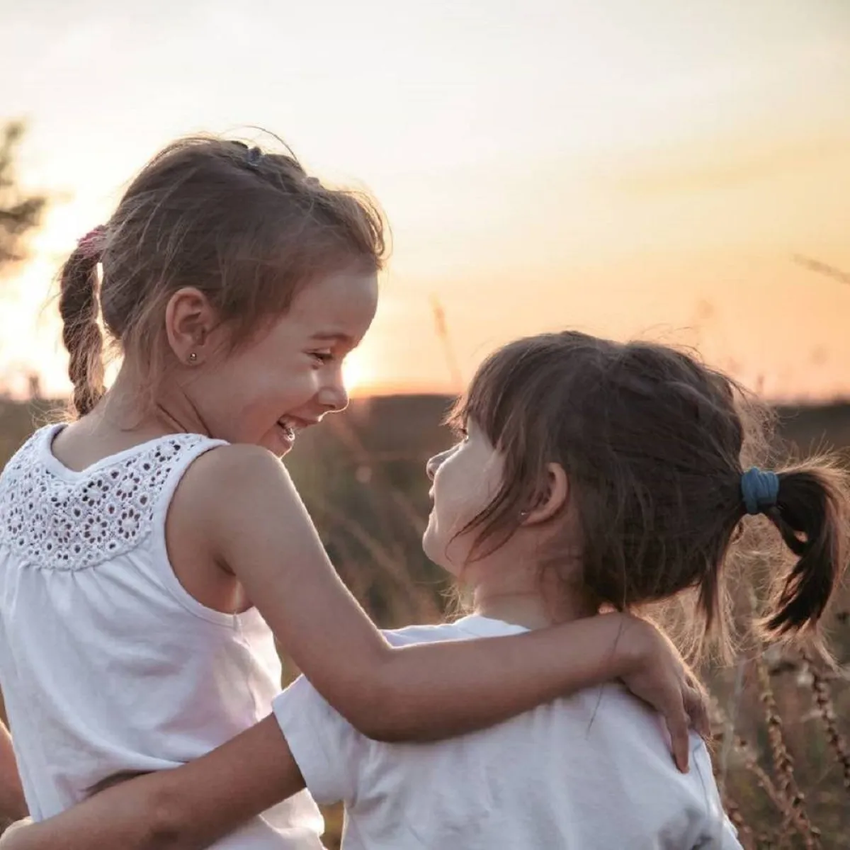 صورة تعبر عن التسامح والإخاء 