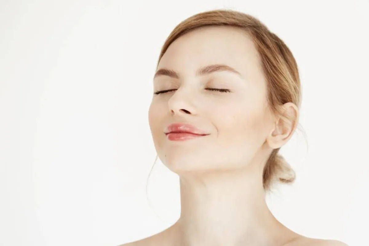 فوائد مقشرات الوجه