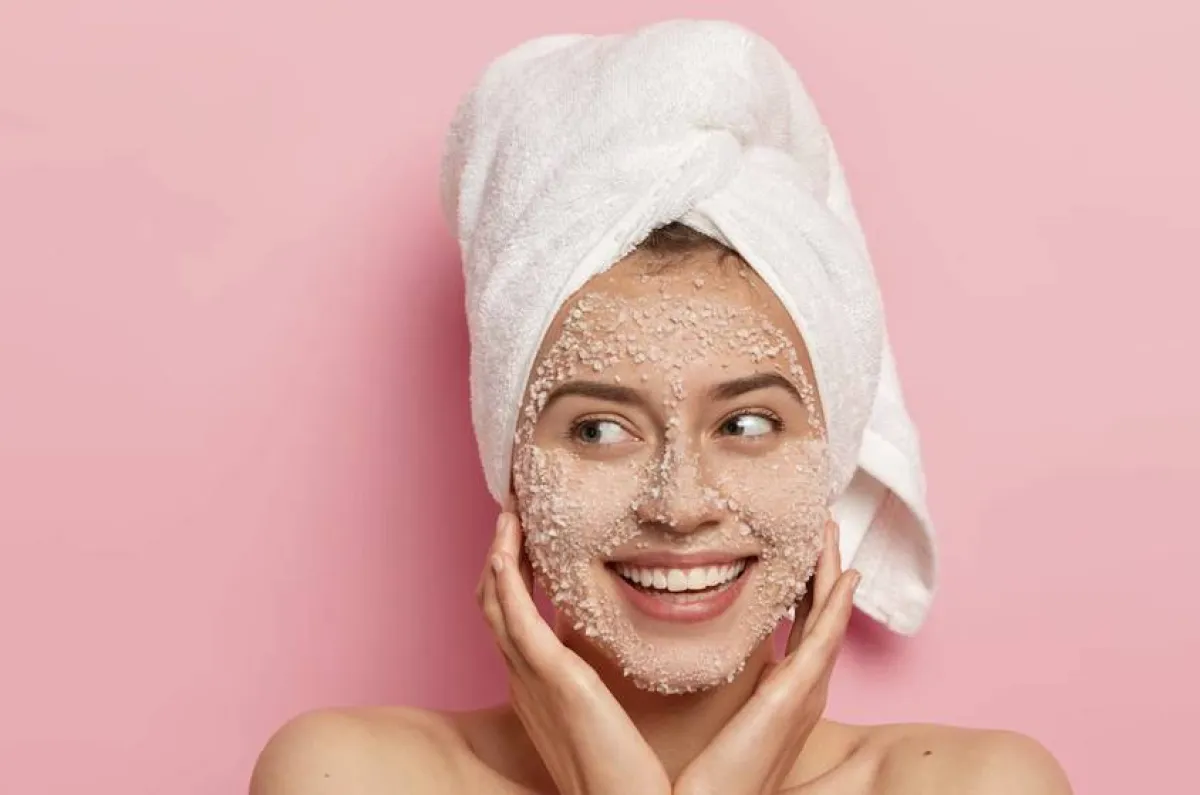 مقشر الشوفان للترطيب وتجديد الخلايا