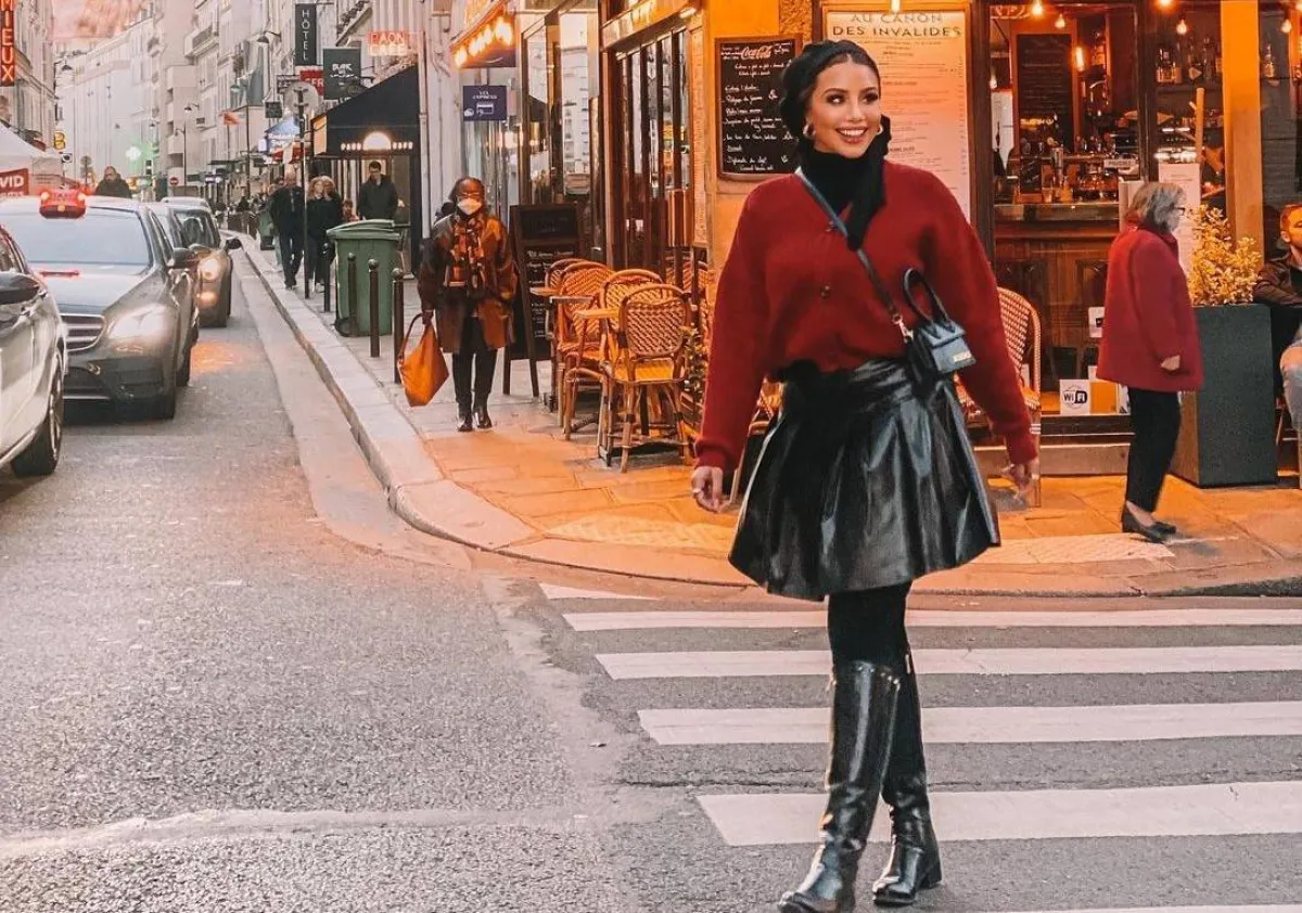 التنورة الجلد للمحجبات