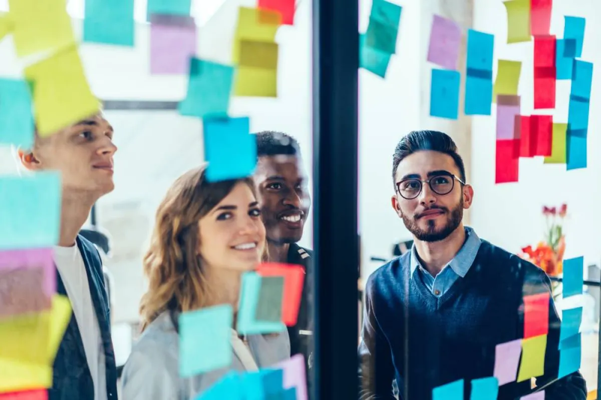 التقريب بين الموظّفين