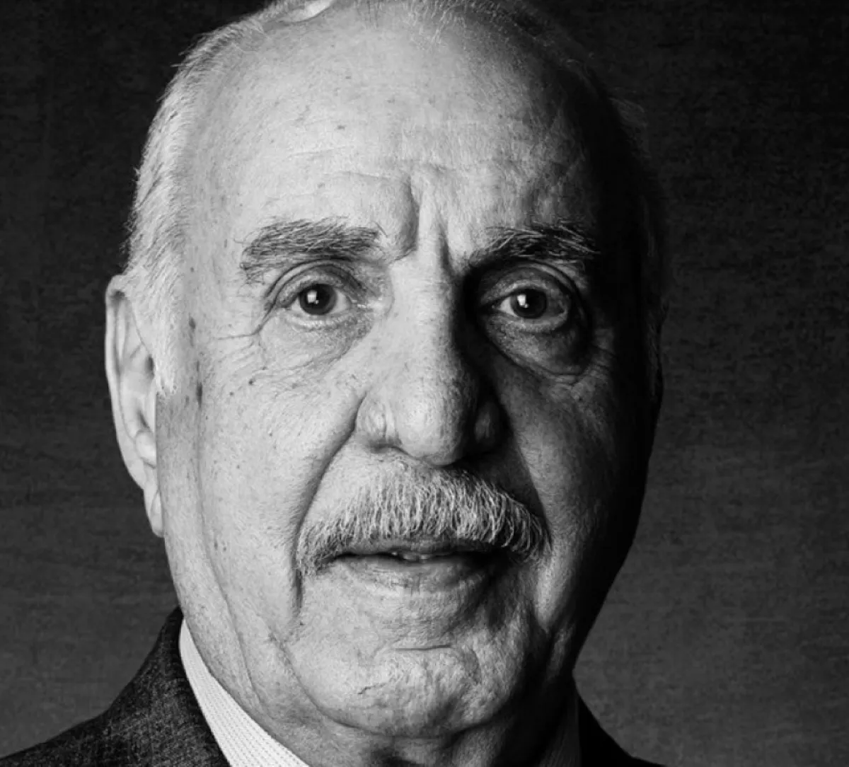 محمد السنعوسي- الصورة من صفحة الفنانة نوال الكويتية من تويتر