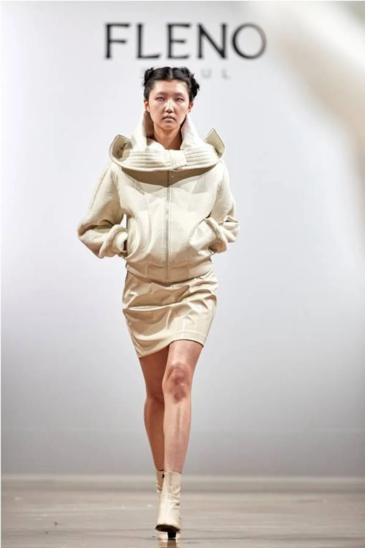 جاكيت رياضي لخريف 2022 من فلينو سول Fleno Seoul