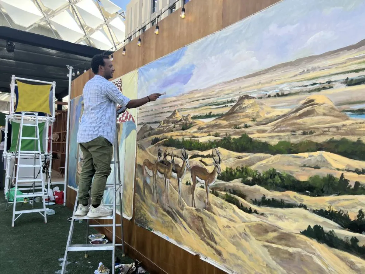 الرسام المصري عصران عبدالفتاح- لوحة جبل حافيتالرسام المصري عصران عبدالفتاح- جدارية جبل حافيت