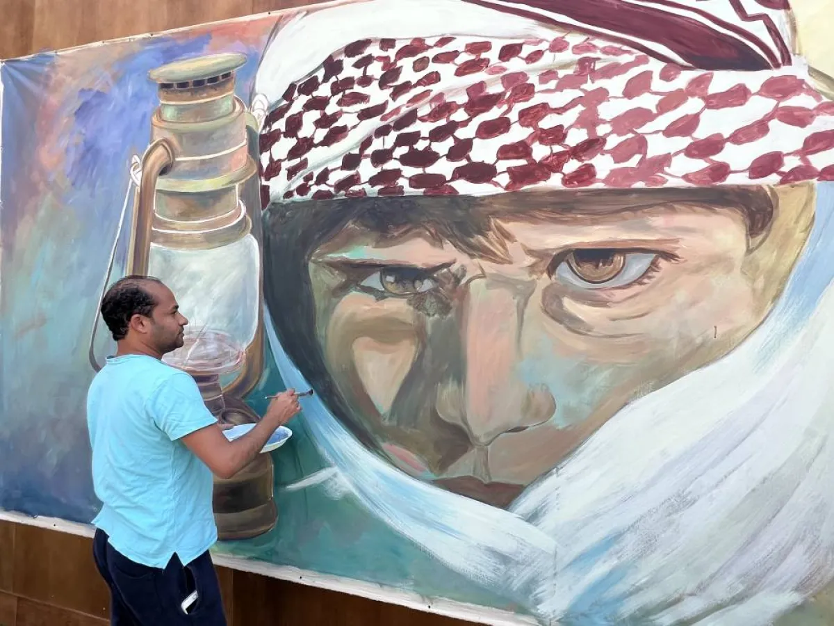  جدارية الرسام المصري أيمن الإمام يرصد فيها ملامح وصفات أبناء الإمارات 