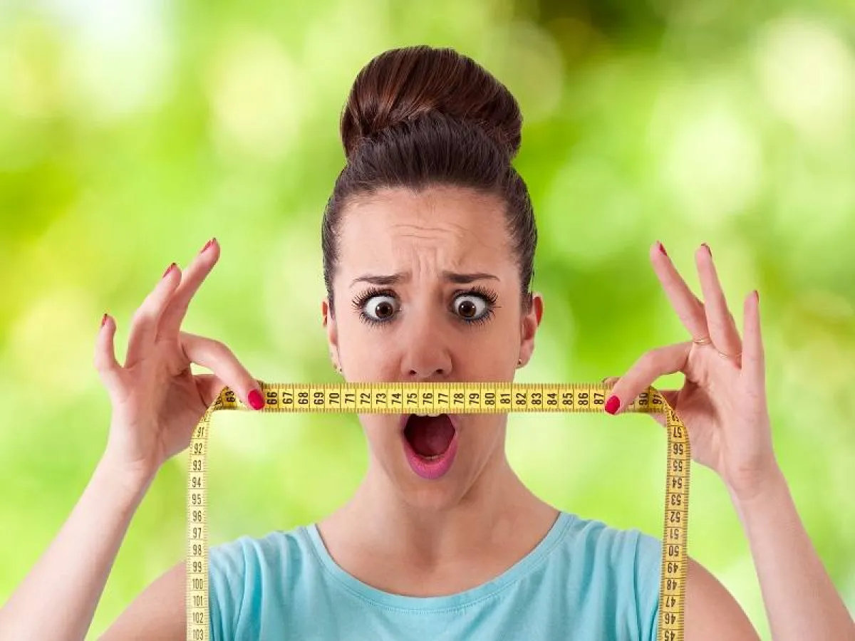 تؤدي زيادة الوزن والسمنة وارتفاع الكوليسترول إلى الإصابة بمقاومة الأنسولين (المصدر Adope.stock)