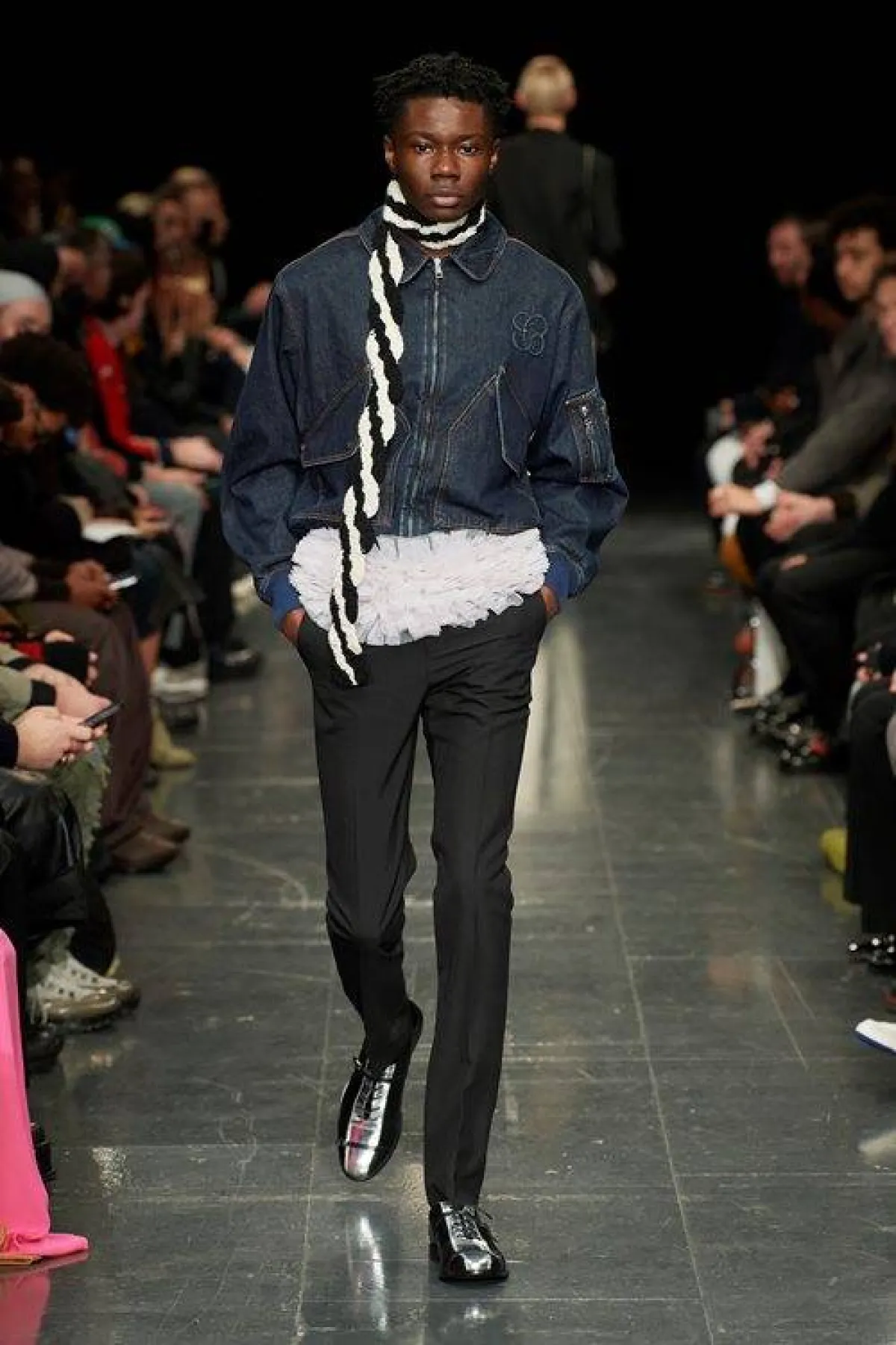 وشاح رجالي من ستيفان كوك Stefan Cooke