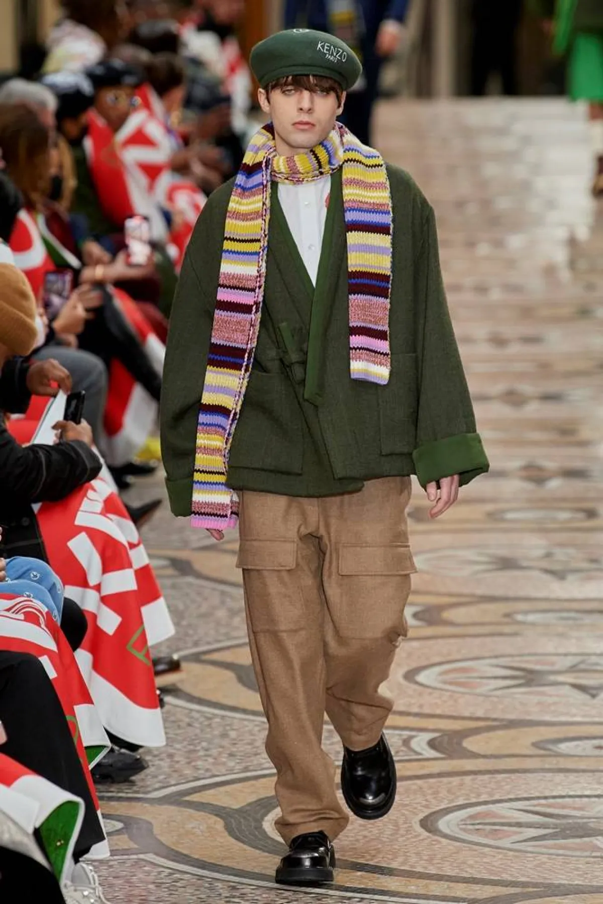 موديلات أوشحة رجالية لخريف وشتاء 2022- 2023 من كنزو Keno