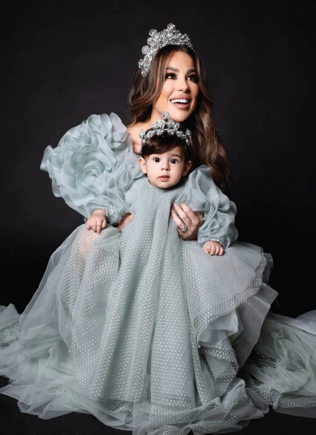 أزياء من تصميم المصممة ميرنا جوهري