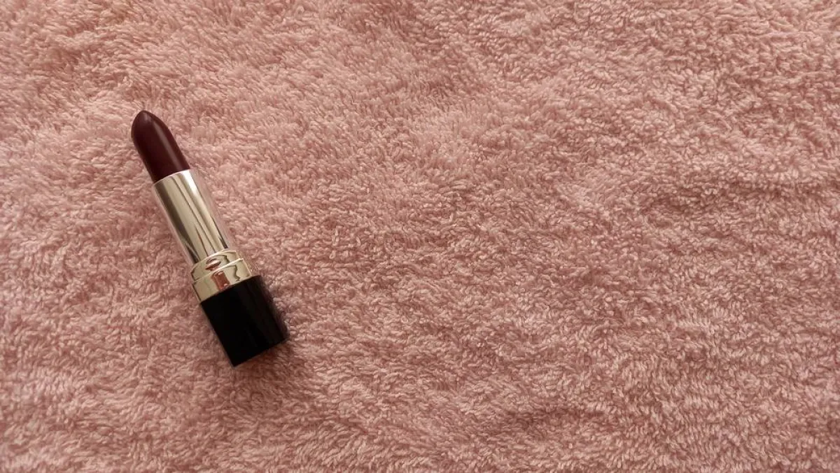 أحمر الشفاه