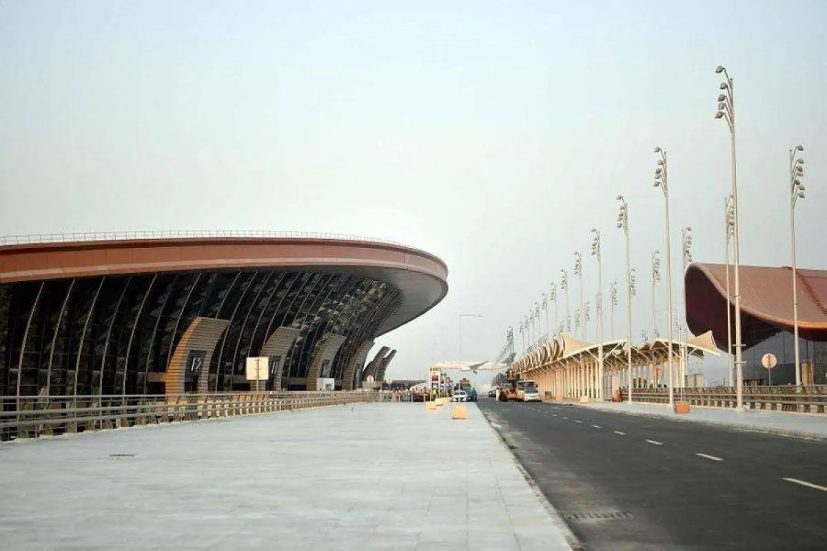 تزامنا مع كأس العالم 2022.. مدير جوازات منطقة مكة المكرمة يتفقد  إجراءات السفر في مطار الملك عبدالعزيز الدولي - الصورة من واس