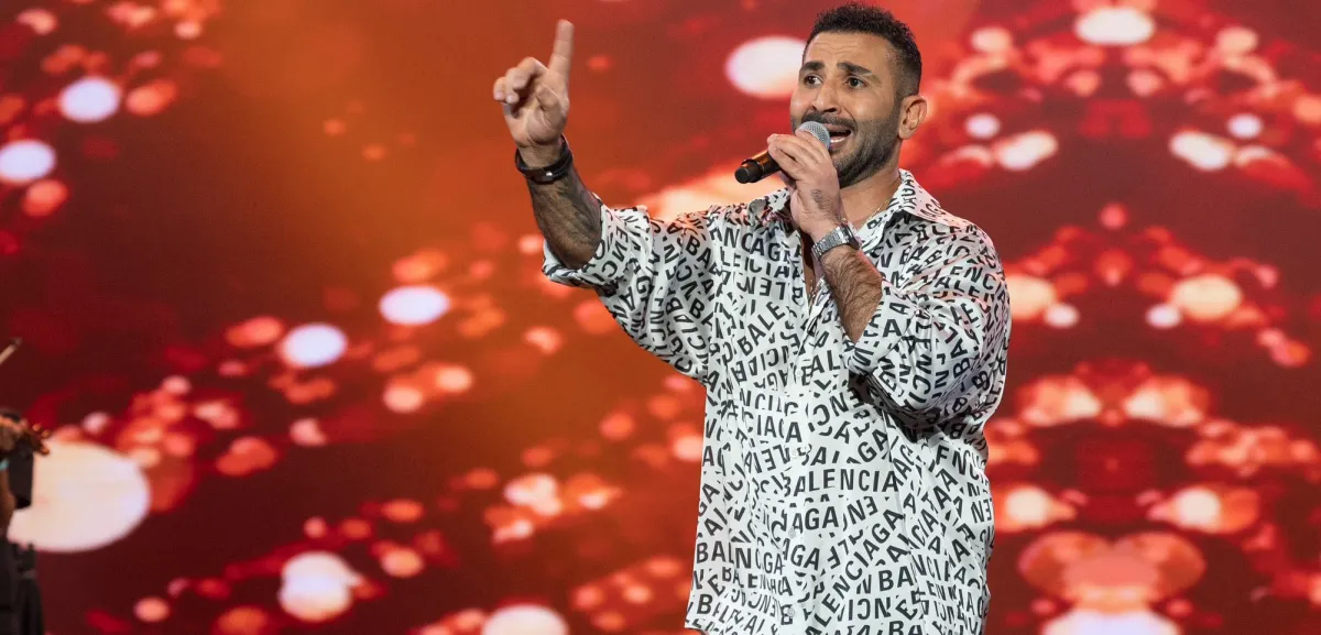 أحمد سعد الصور من حساب بنش مارك على تويتر