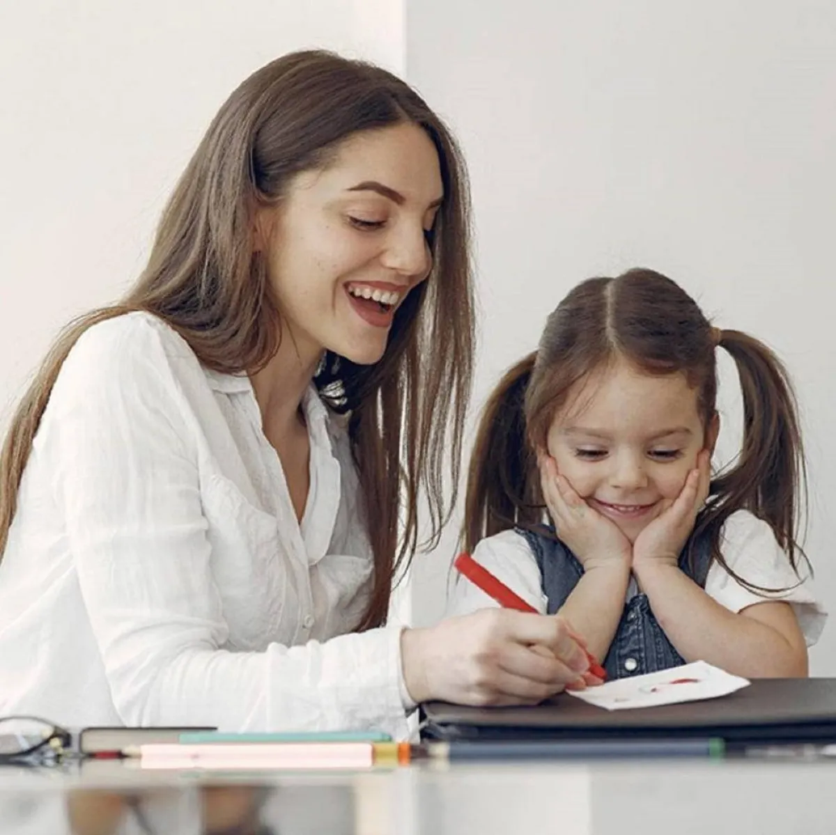 صورة تعبيرية عن العلاقة الطيبة