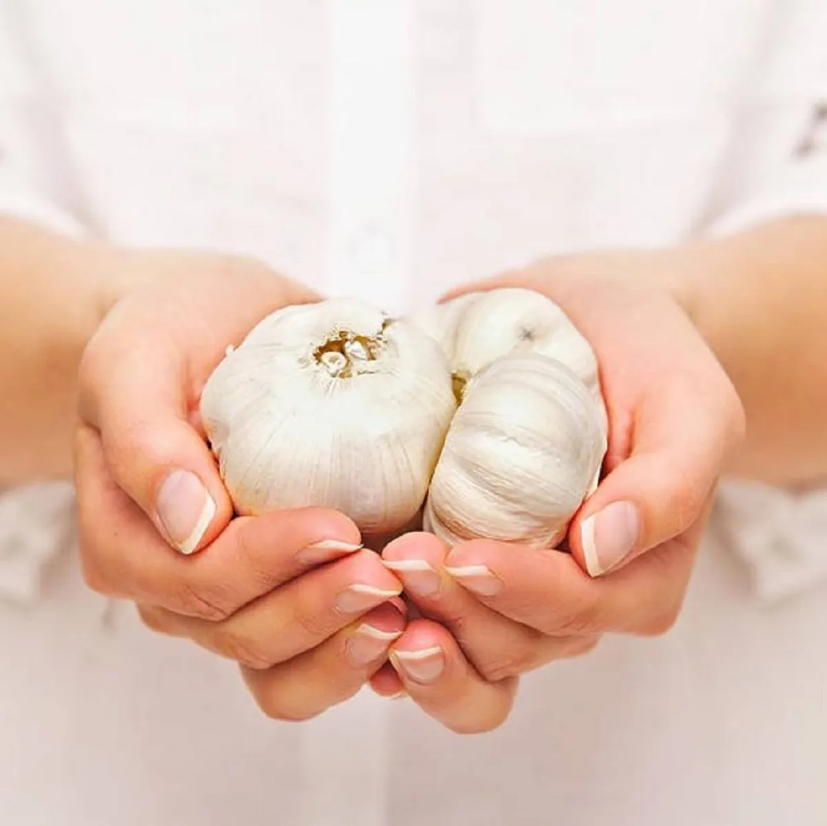 صورة تعبر عن فائدة الثوم للحامل