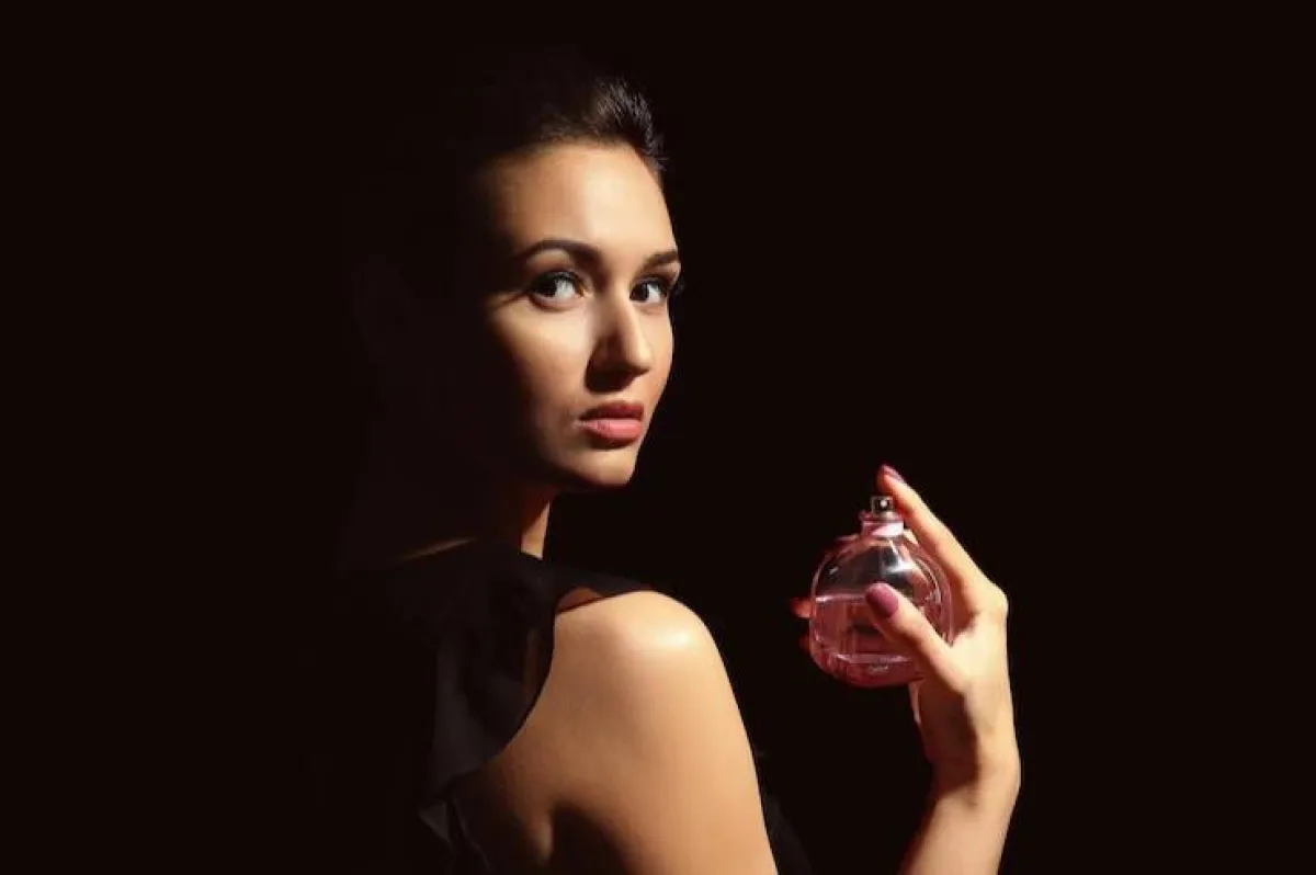 عطور عالمية برائحة المستكة