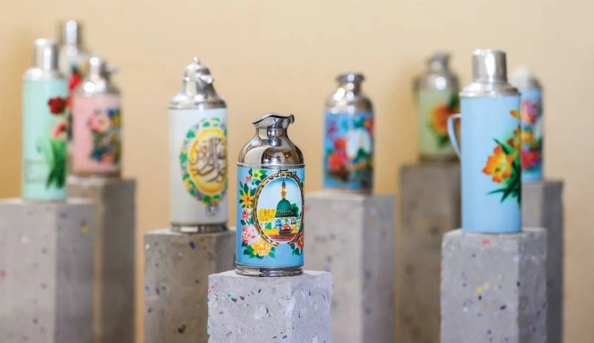 زمزميات الماء التي خلّفها حجاج بيت الله الحرام