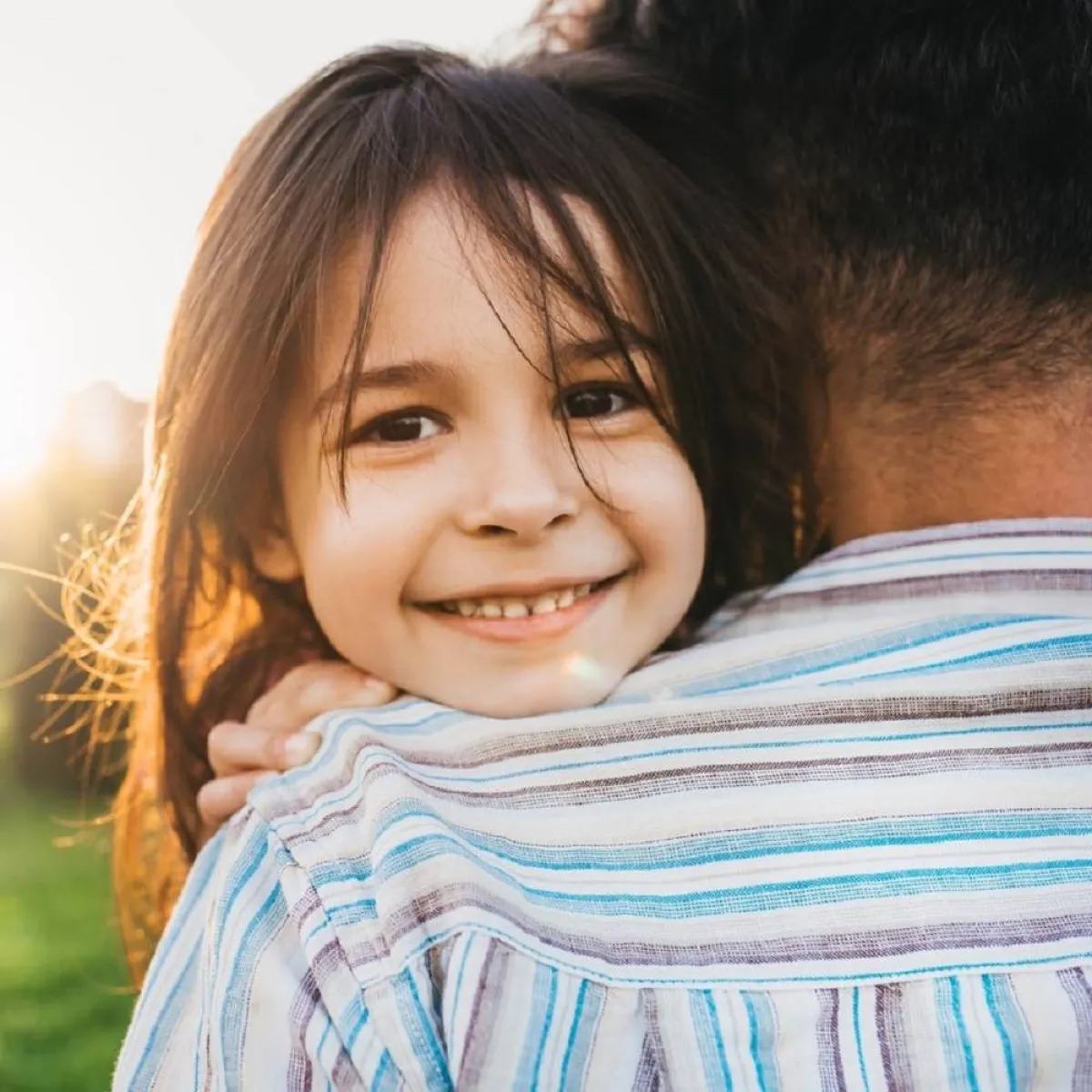 صورة لطفلة سعيدة