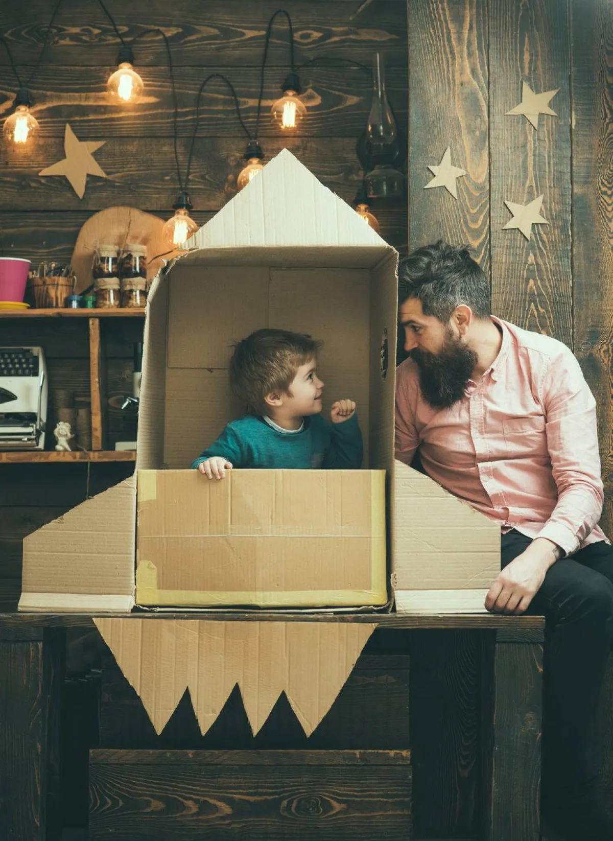 صورة تعبيرية عن تجارب الطفل