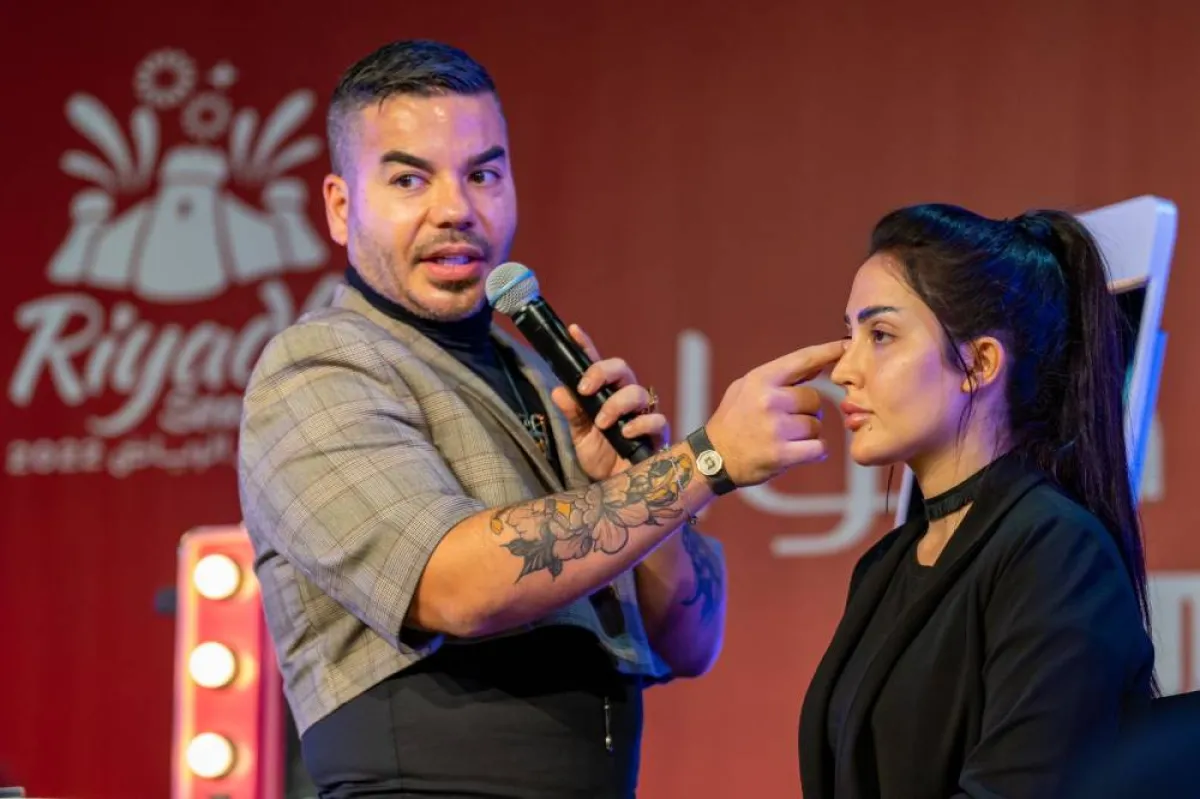 خبير التجميل بوبا  -الصورة من حساب موسم الرياض على تويتر