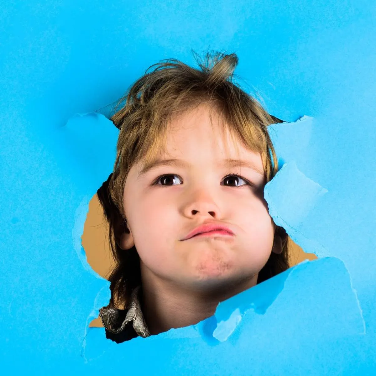 صورة لطفل عدواني التصرفات