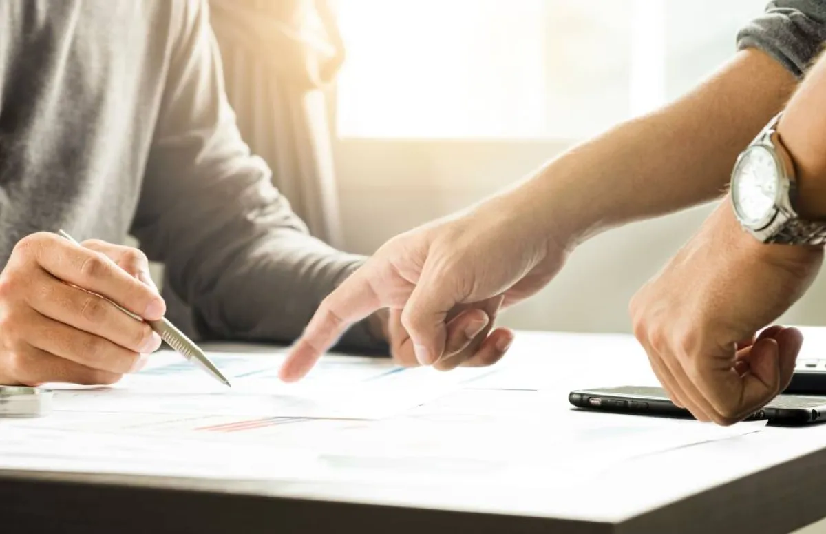 قد يتكئ المدير في تقييم الموظّف إلى الانطباع الأول عنه