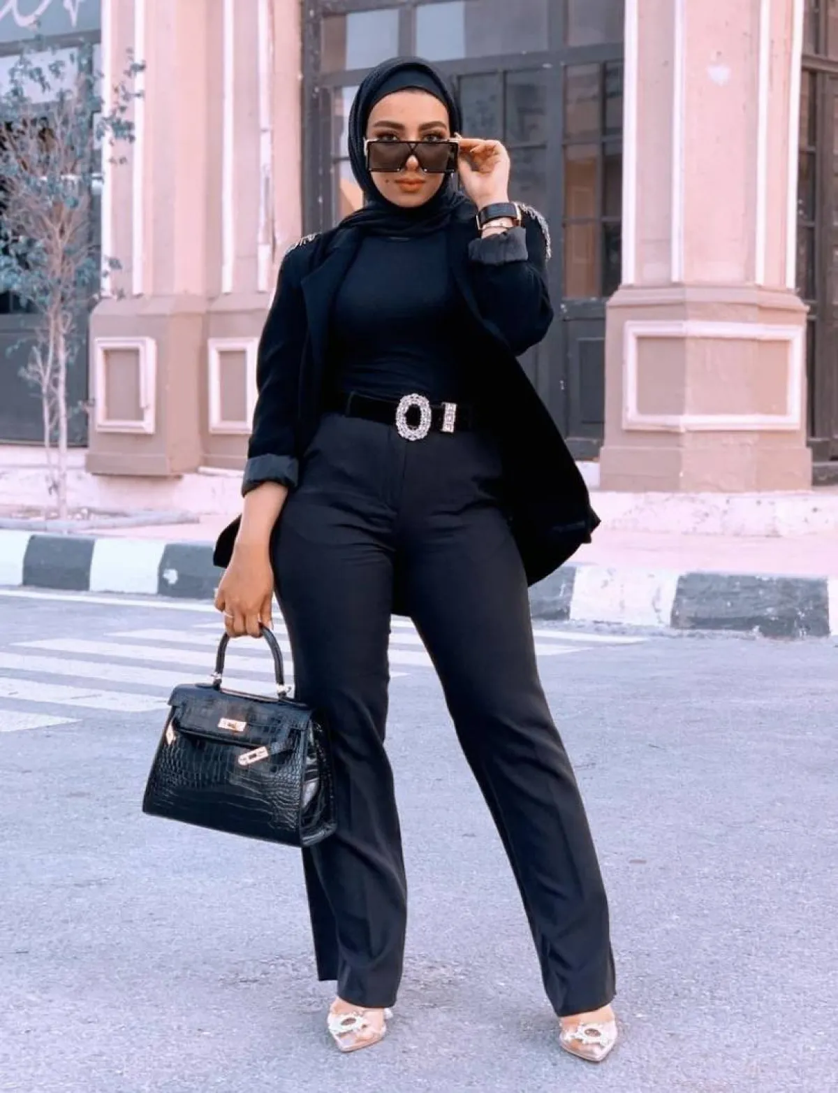 هدير عاطف بالبنطلون الوايد ليج