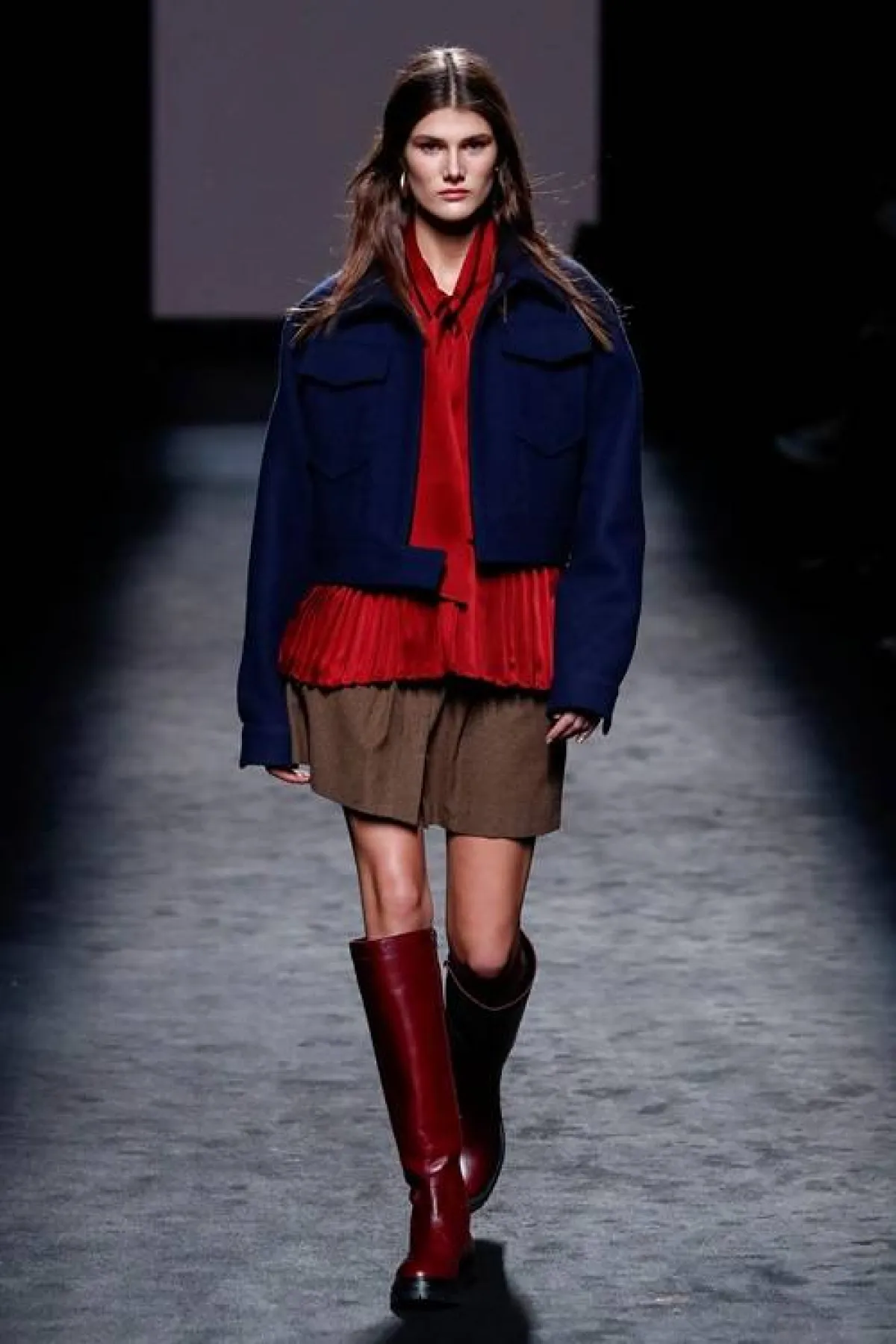 تنسيق الأزرق مع الاحمر من روبرتو توريتا Roberto Torretta