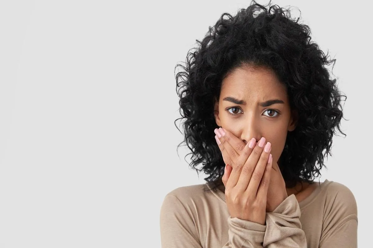 علاج رائحة الفم الكريهة بالأعشاب.. جربيها لأنفاس أكثر انتعاشاً (المصدر Adope Stock)