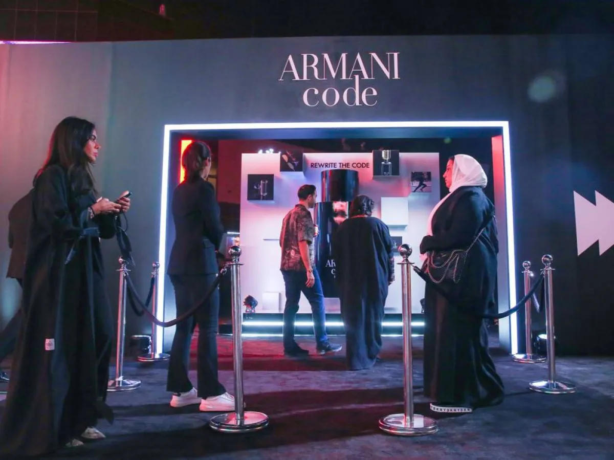 وصول المدعوين إلى حفل أرماني في البوليفارد