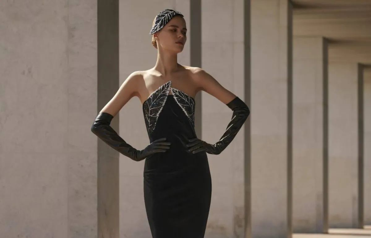 فساتين سهرة باللون الأسود