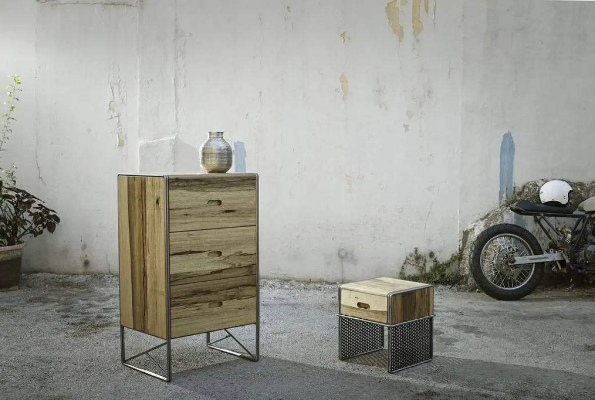 من تصاميم اللبناني راشد سلطان من الأثاث 