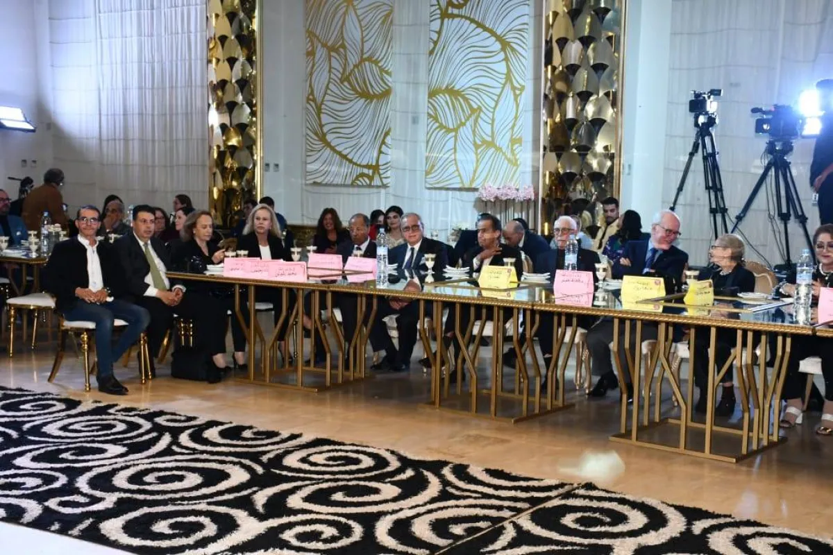 جانب من الحضور في الدورة 10 احتفالاً باليوم الوطني للإعلام والاتصال الذي نظمه نادي الفنانين