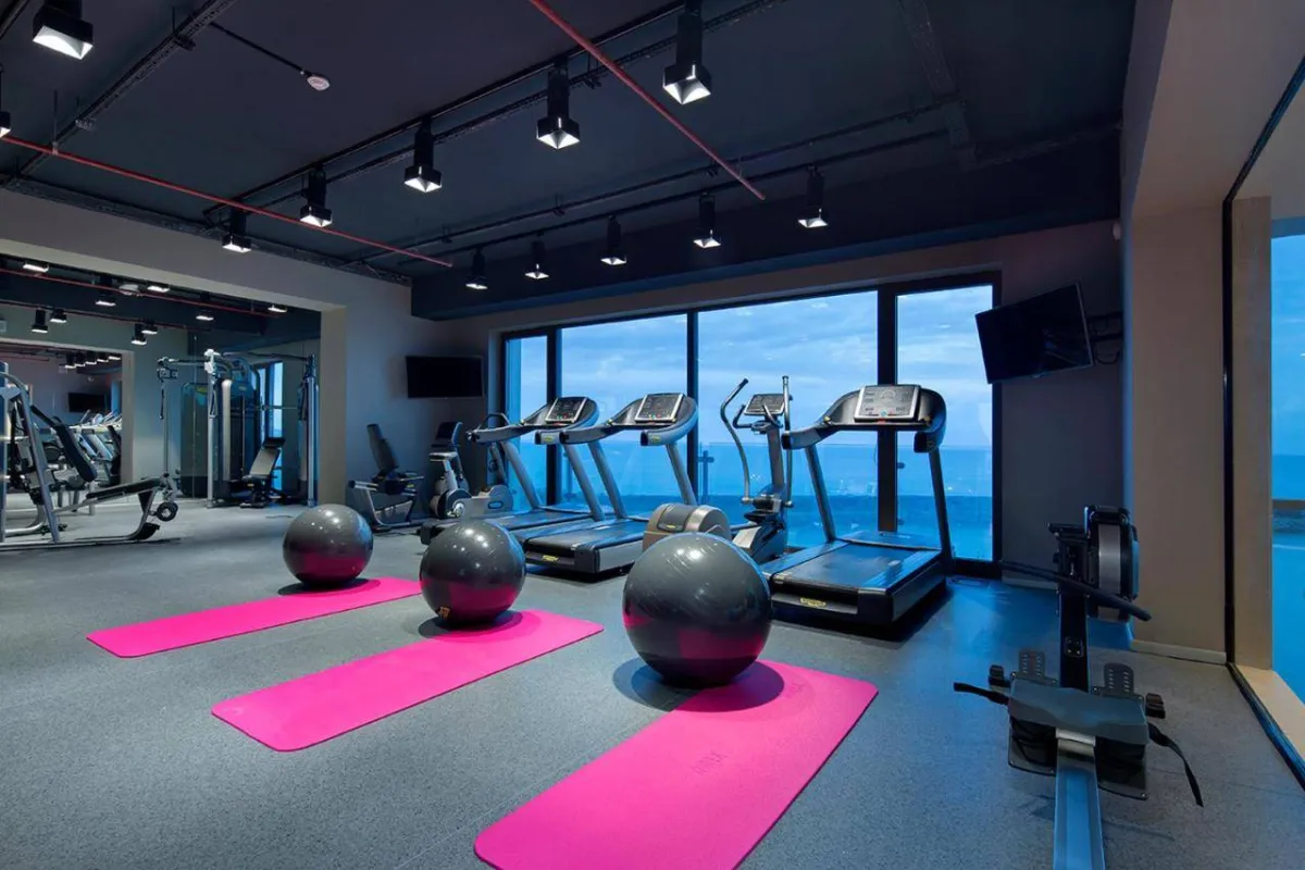 "الجيم" في  فندق دبل تري باي هيلتون طرابزون