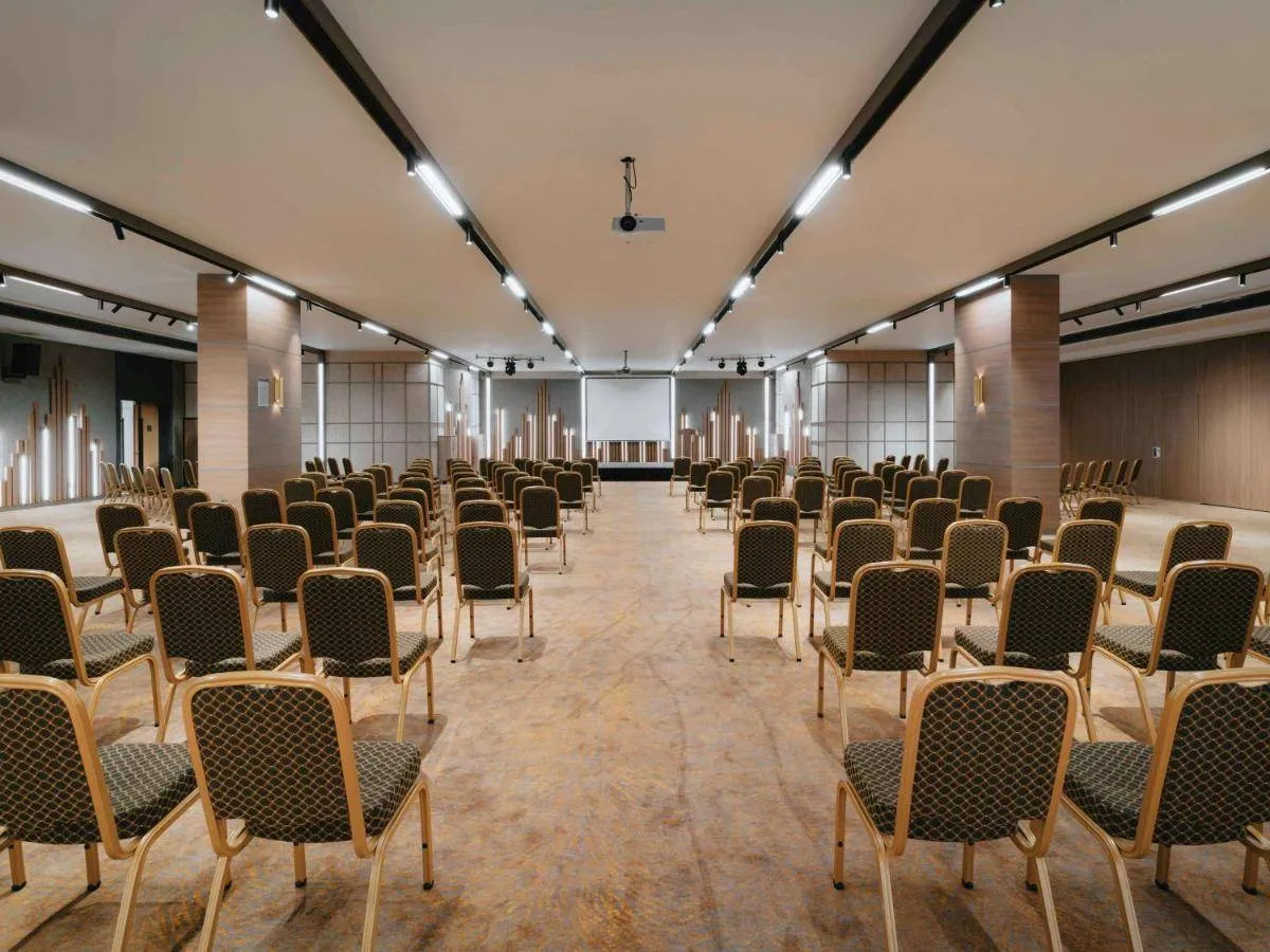 قاعة المؤتمرات في ميركيور طرابزون