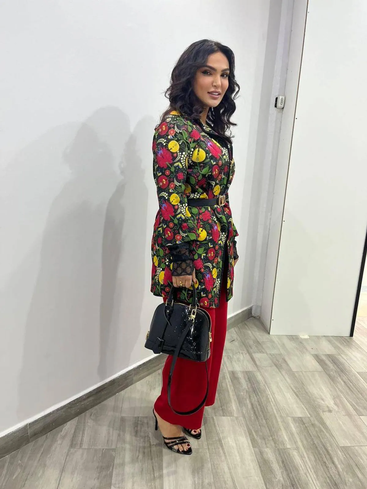 شيخة البدر من كواليس مسلسل نون النسوه الصورة خاصه من الفنانة