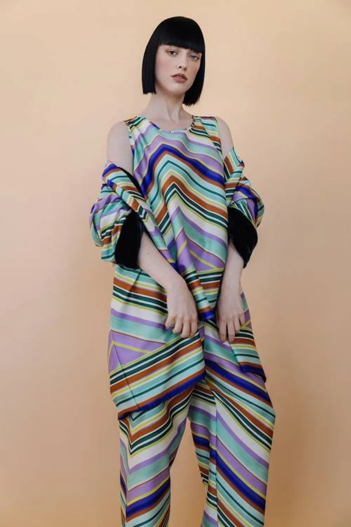 تنسيق البلايز المقلمة من مارتينو ميدالي Martino Midali