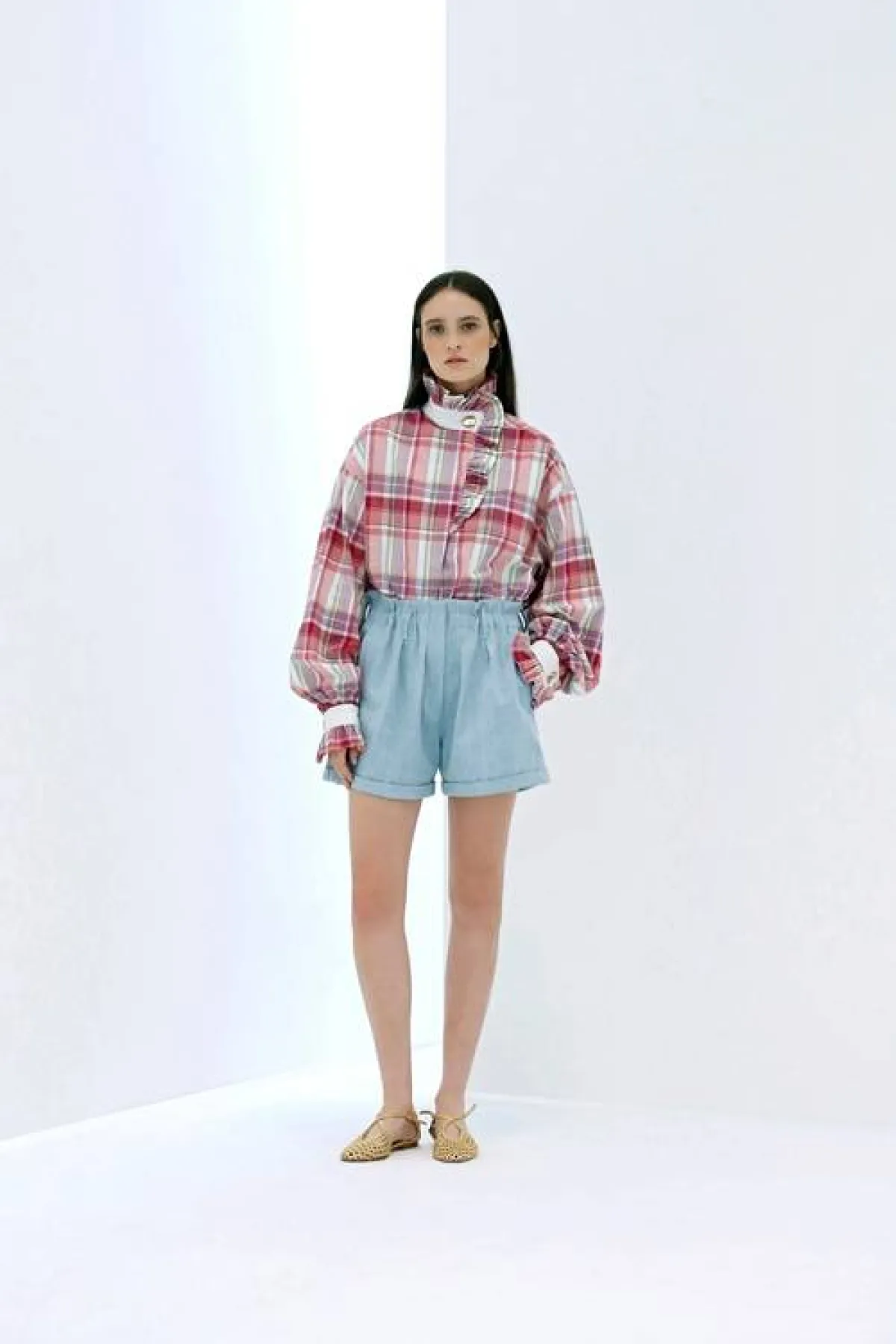 تنسيق البلايز المقلمة من لايبل إيديشن Label Edition