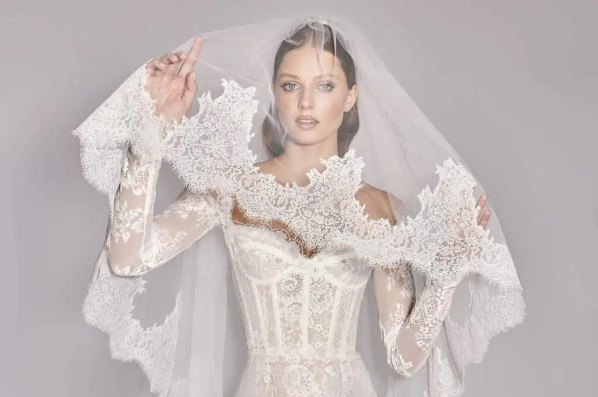 تنسيق طرحة الزفاف مع شكل الوجه