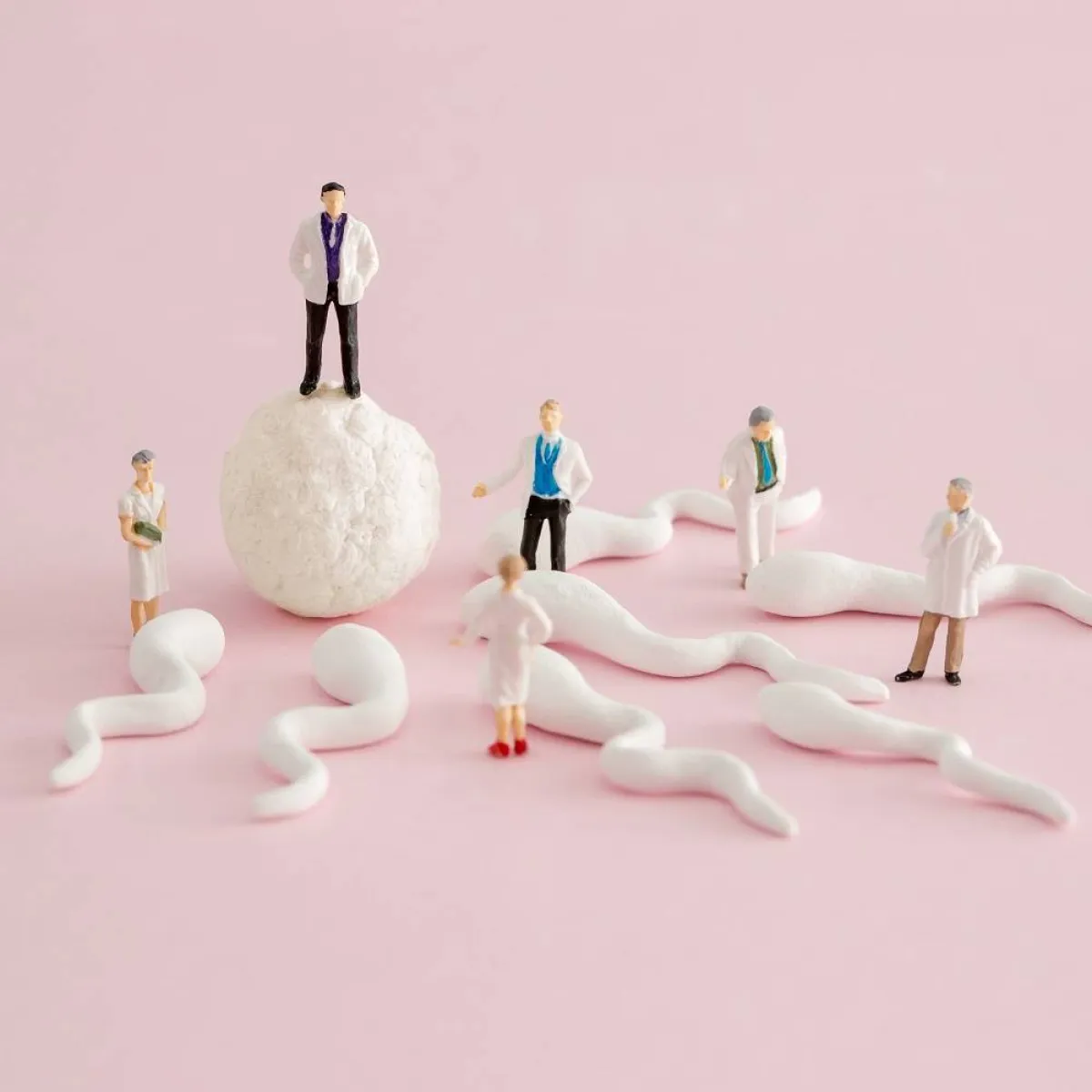 صورة تعبيرية لعملية الحقن المجهري